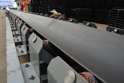 What are the operating failures of belt conveyors caused by the failure of conveyor belts, rollers, and rollers?